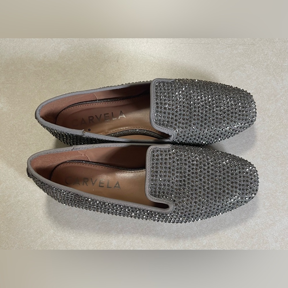 CARVELA Women's Shine Gem-Detail Slip-On Flats Grey & Silver Size 8.5